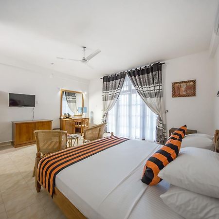 Hotel Yapahuwa Paradise Экстерьер фото