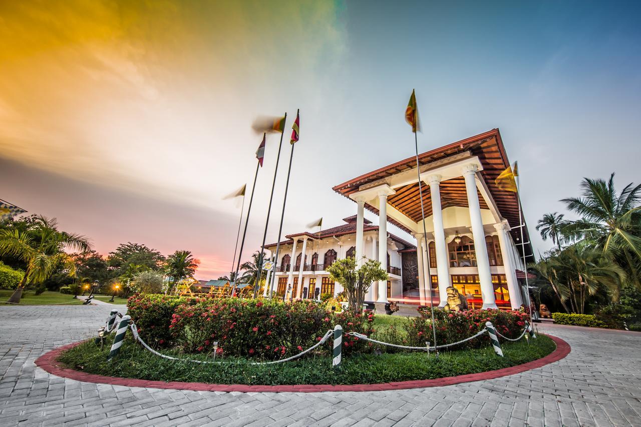 Hotel Yapahuwa Paradise Экстерьер фото